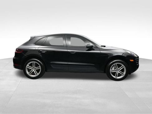 Used 2018 Porsche Macan AWD/4WD image 6