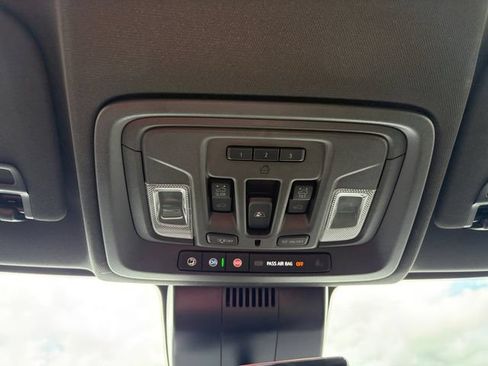 Used 2023 GMC Sierra 1500 AT4 w/ Technology Package AWD/4WD image 22