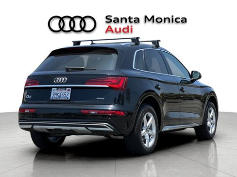 Used 2023 Audi Q5 2.0T Premium w/ Convenience Package AWD/4WD image 2