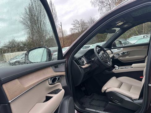 Certified 2025 Volvo XC90 T8 Ultra image 21