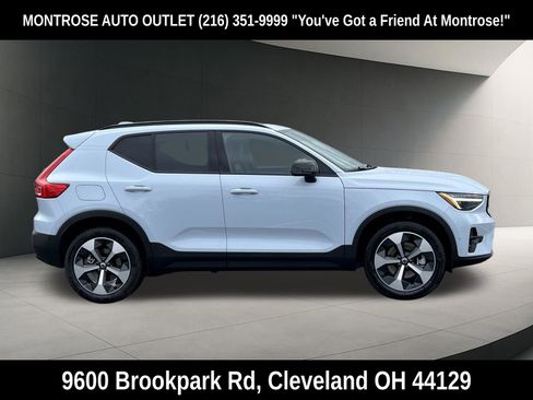 New 2026 Volvo XC40 B5 Plus w/ Climate Package AWD/4WD image 6