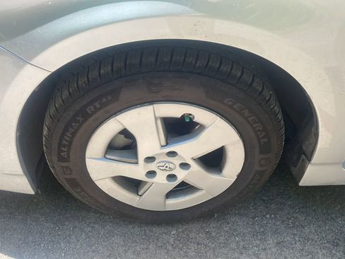 Used 2010 Toyota Prius Five FWD image 23