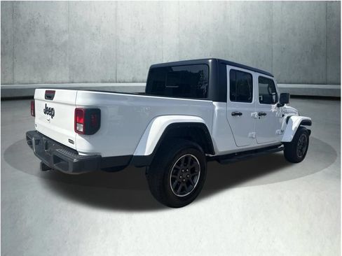 Used 2023 Jeep Gladiator Overland AWD/4WD image 6