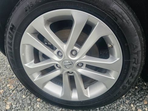 Used 2014 Nissan Juke SL image 9