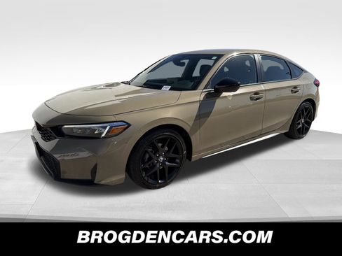 Used 2025 Honda Civic Sport image 4