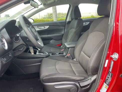 Used 2023 Kia Forte LXS image 17