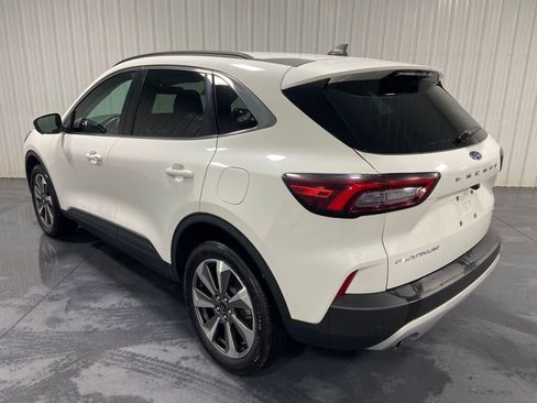 Used 2024 Ford Escape Platinum image 3