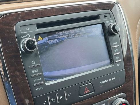 Used 2014 Buick Enclave Leather FWD image 33