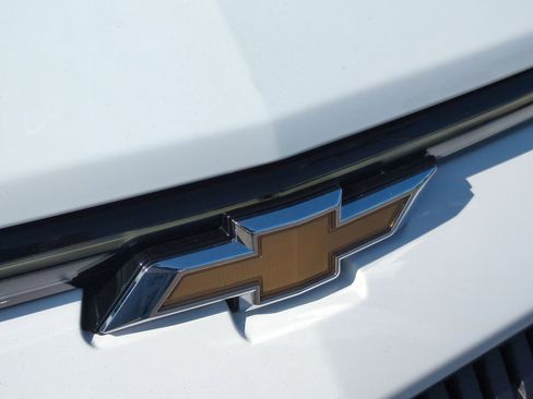 New 2026 Chevrolet Equinox EV LT image 29