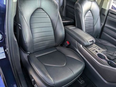 Used 2022 Toyota Highlander XLE image 18