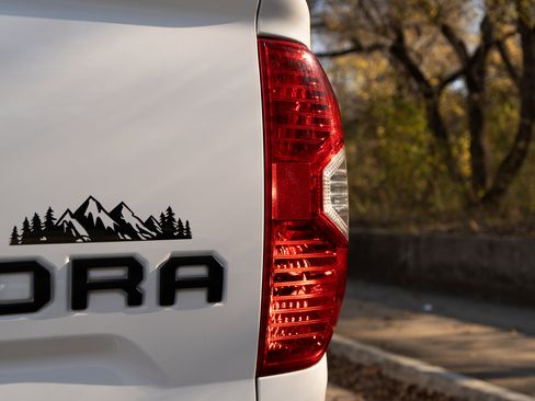 Used 2016 Toyota Tundra SR5 image 13