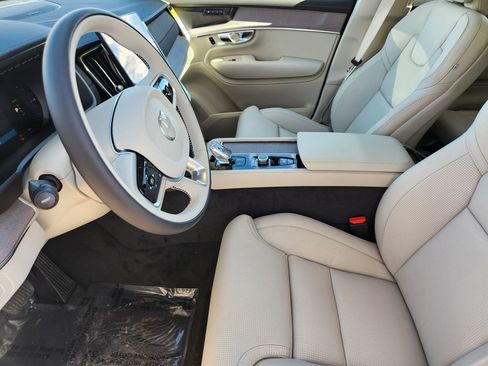 New 2026 Volvo XC90 T8 Ultra w/ Protection Package Premier AWD/4WD image 4