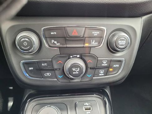Used 2019 Jeep Compass Limited w/ Advanced Safety Group AWD/4WD image 25