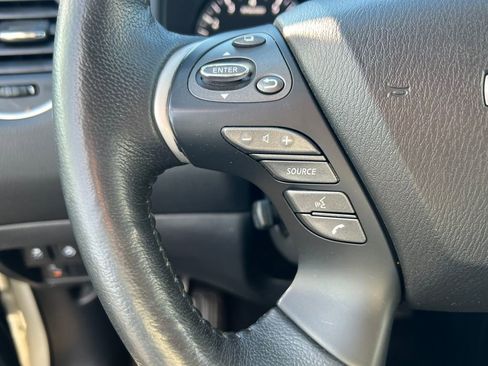 Used 2020 Nissan Pathfinder Platinum image 21