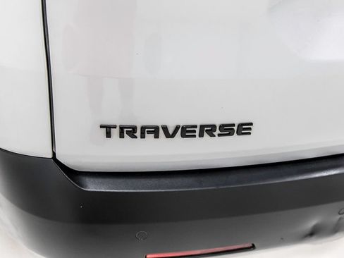 Used 2022 Chevrolet Traverse RS FWD image 5