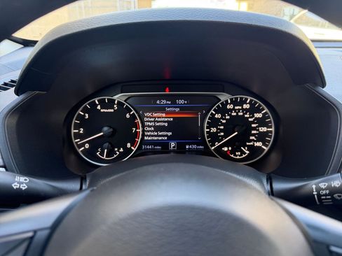 Used 2025 Nissan Altima 2.5 SV FWD image 40