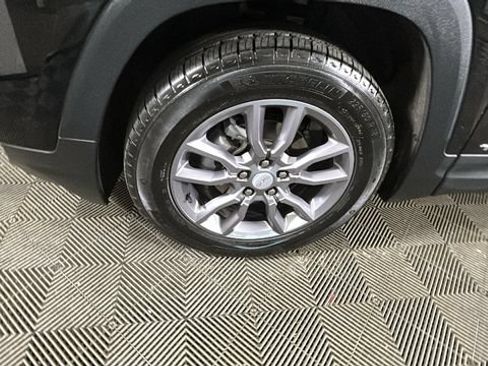 Used 2023 GMC Terrain SLT w/ Infotainment Package II AWD/4WD image 9