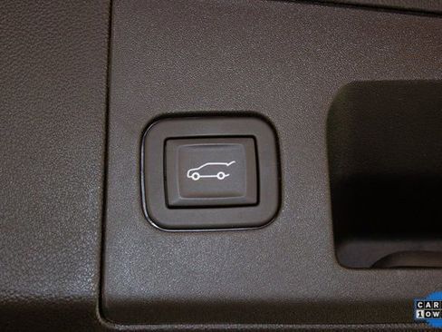 Used 2025 Cadillac XT5 Premium Luxury image 14