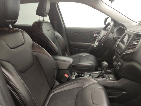 Used 2019 Jeep Cherokee Latitude Plus w/ Cold Weather Group image 21