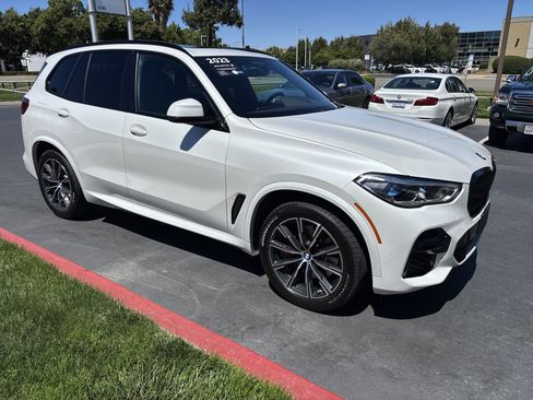 Used 2023 BMW X5 xDrive40i w/ Executive Package AWD/4WD image 3