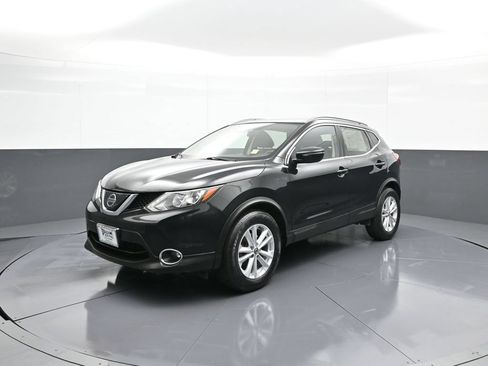 Used 2019 Nissan Rogue Sport SV w/ All-Weather Package AWD/4WD image 1