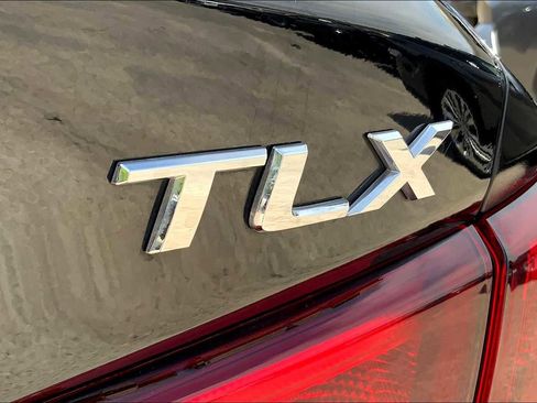 Used 2016 Acura TLX image 9
