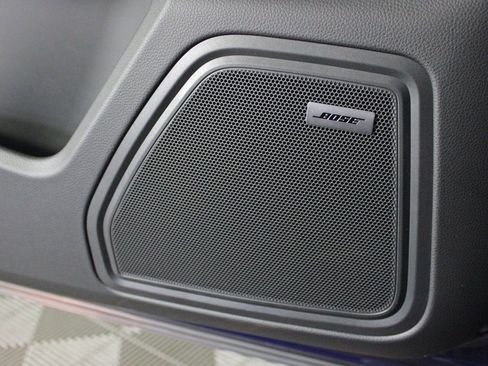 Certified 2026 Porsche Macan AWD/4WD image 17