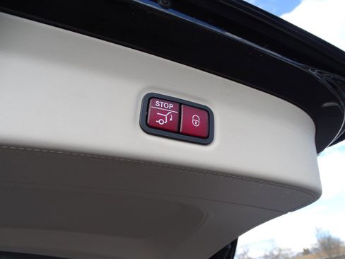 Used 2021 Mercedes-Benz Maybach GLS 600 4MATIC image 17