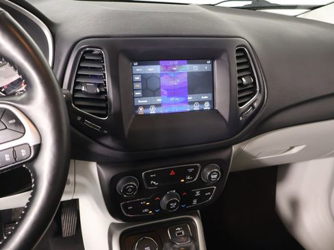 Used 2021 Jeep Compass Latitude w/ Driver Assistance Group AWD/4WD image 5