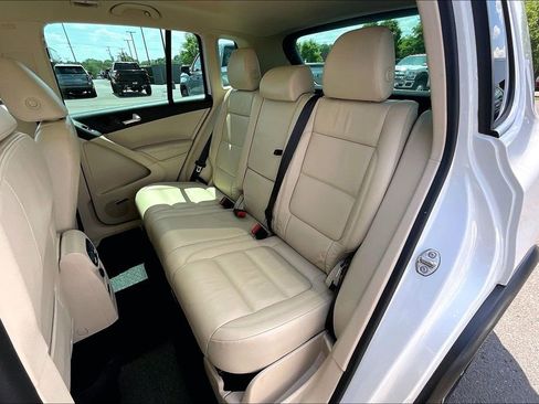Used 2017 Volkswagen Tiguan SEL FWD image 24