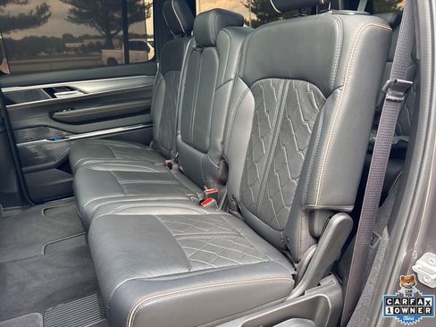 Used 2023 Jeep Grand Wagoneer Series III AWD/4WD image 43