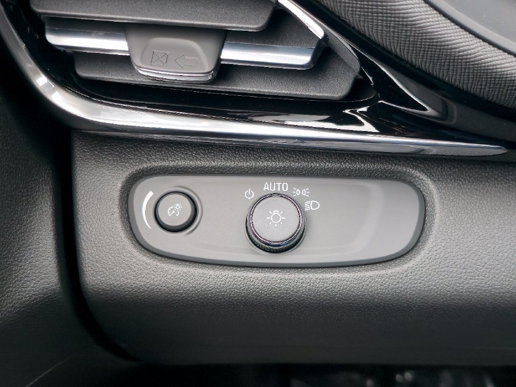 New 2026 Buick Envista Sport Touring w/ Convenience I Package FWD image 18