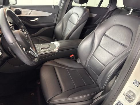 Used 2021 Mercedes-Benz GLC 300 image 10