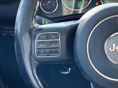 Used 2012 Jeep Wrangler Unlimited Rubicon w/ Dual Top Group AWD/4WD image 14