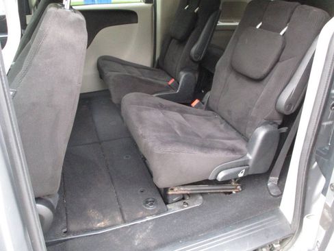 Used 2016 Dodge Grand Caravan SXT w/ Rear Park Assist Package FWD image 15