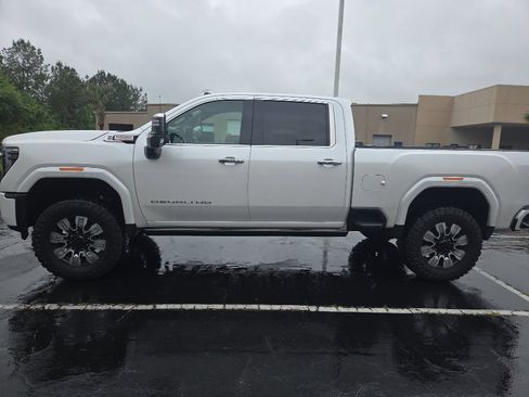 Used 2025 GMC Sierra 2500 Denali w/ Denali Reserve Package AWD/4WD image 3