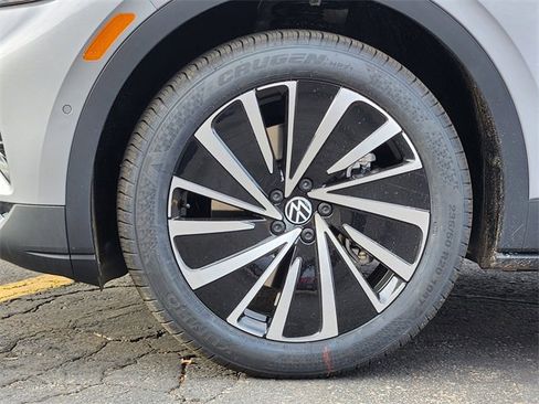 New 2026 Volkswagen ID.4 Pro image 10