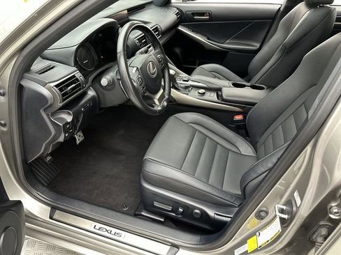 Used 2020 Lexus IS 300 F Sport w/ F Sport Package image 11