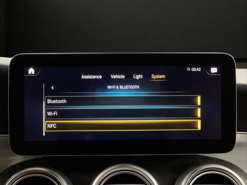 Used 2020 Mercedes-Benz GLC 300 4MATIC w/ AMG Line image 26