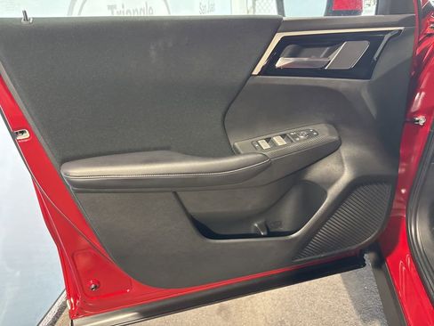 Used 2023 Mitsubishi Outlander ES image 29