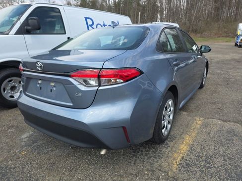 Used 2023 Toyota Corolla LE image 5