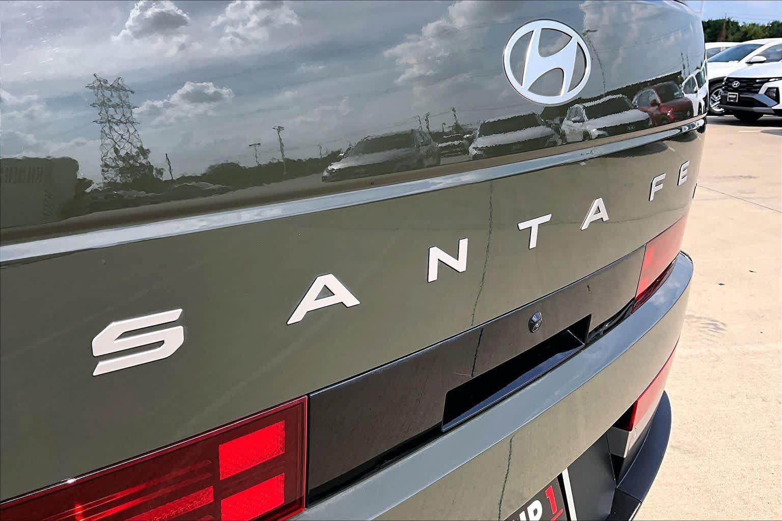 Used 2025 Hyundai Santa Fe Limited FWD image 10
