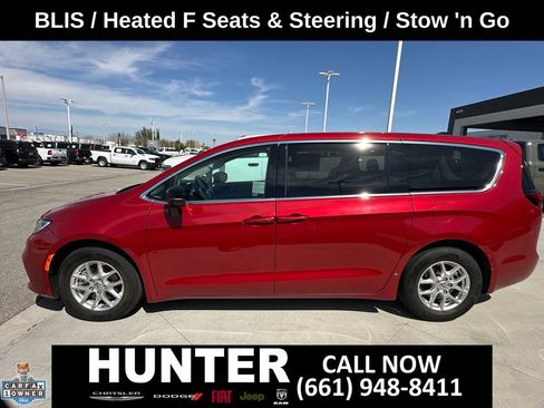 Used 2024 Chrysler Pacifica Touring-L FWD image 33