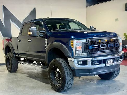 Used 2019 Ford F250 XLT w/ XLT Premium Package AWD/4WD image 2