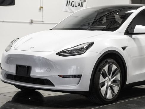 Used 2023 Tesla Model Y Long Range AWD/4WD image 7