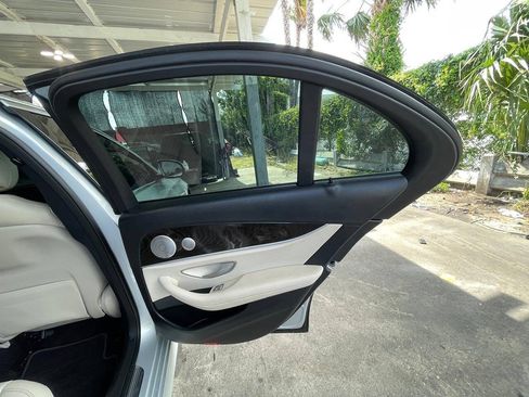 Used 2019 Mercedes-Benz E 300 image 5