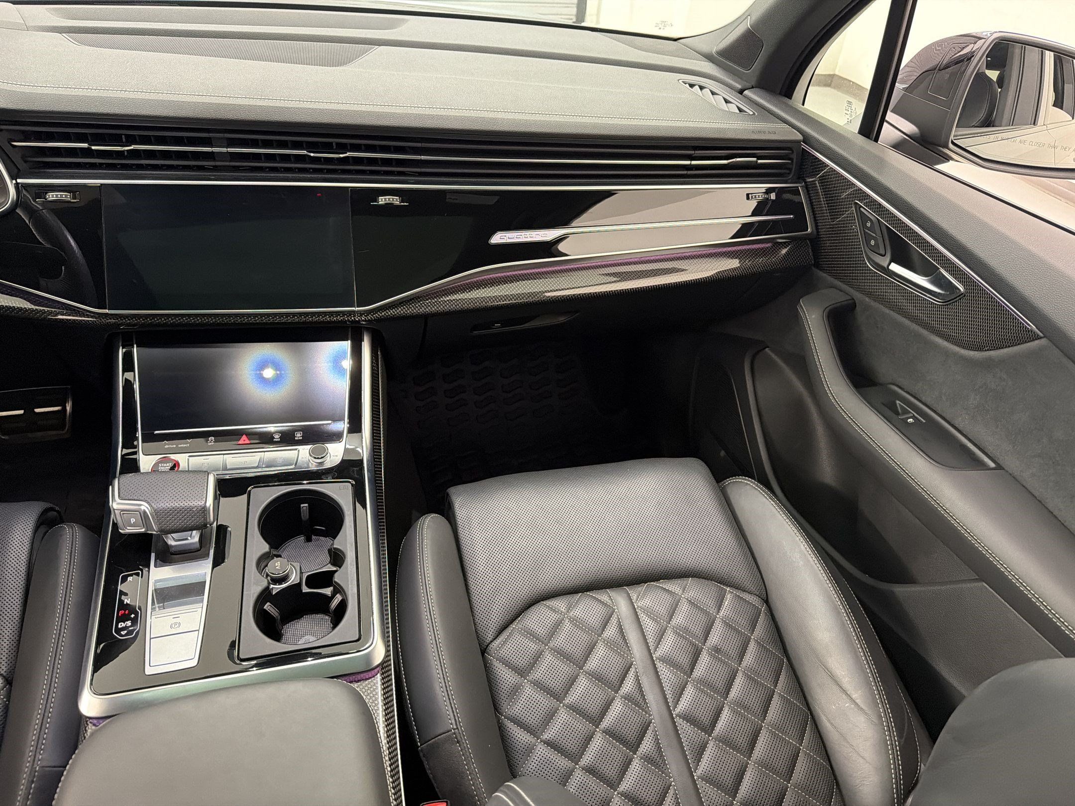 Used 2024 Audi SQ7 Prestige AWD/4WD image 31