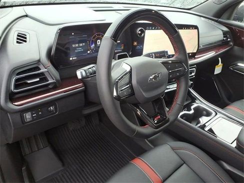 New 2026 Chevrolet Traverse RS w/ LPO, Floor Liner Package image 9