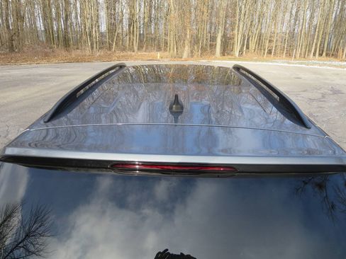 Used 2020 Volkswagen Tiguan SE w/ Panoramic Sunroof Package AWD/4WD image 8