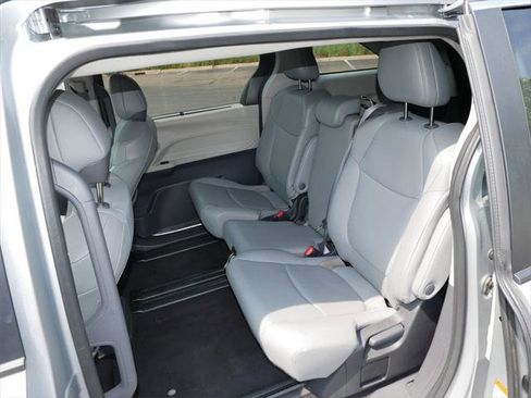 Certified 2023 Toyota Sienna XLE image 11